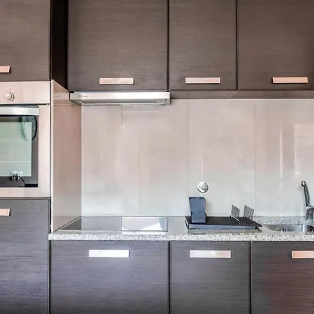 Bright In The Heart Of Lapa - 5min Walk To Metro! Апартаменты *