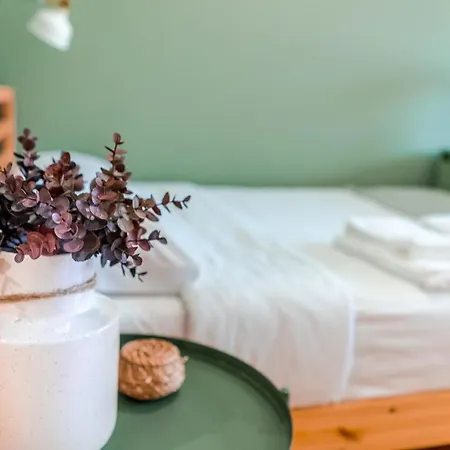 Bright In The Heart Of Lapa - 5min Walk To Metro! Appartement Oporto