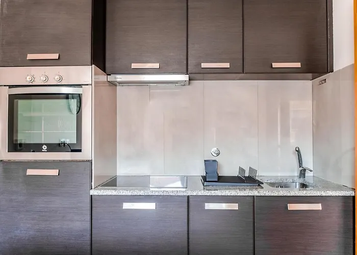 Bright In The Heart Of Lapa - 5min Walk To Metro! Lejlighed *