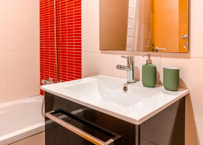 Lejlighed Bright In The Heart Of Lapa - 5min Walk To Metro! Porto