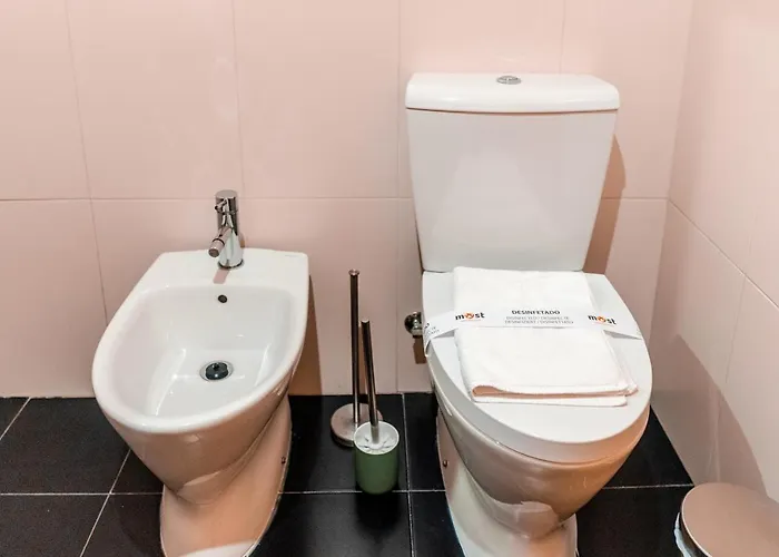 Bright In The Heart Of Lapa - 5min Walk To Metro!