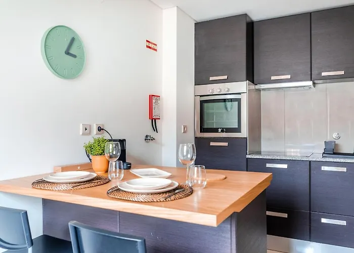 Bright In The Heart Of Lapa - 5min Walk To Metro! Διαμέρισμα *