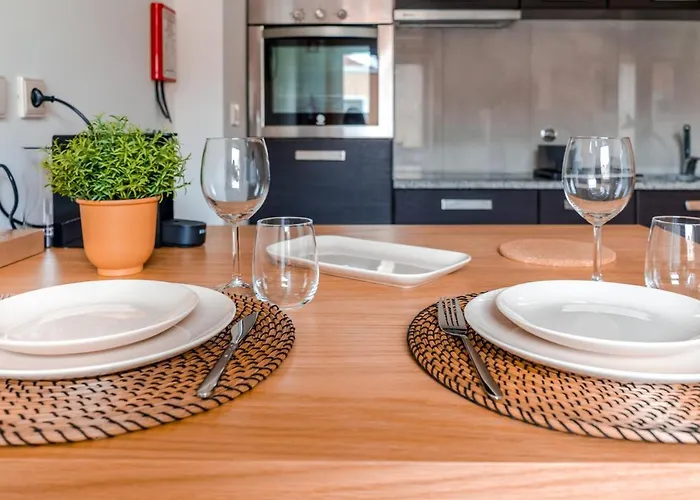 Bright In The Heart Of Lapa - 5min Walk To Metro! *