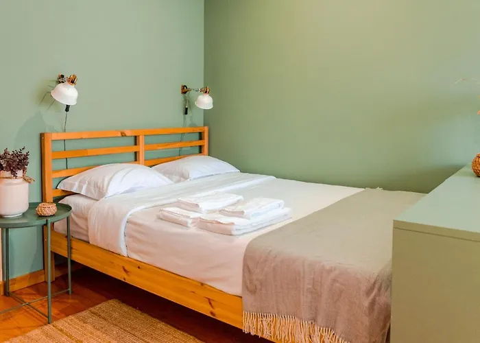 Bright In The Heart Of Lapa - 5min Walk To Metro! *